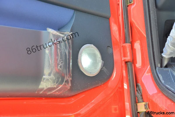Sinotruk HOWO T7H heavy truck 480 hp 6X4(10 wheels) tractor truck (Sinotruk 12-speed) Cab (1) | 86Trucks