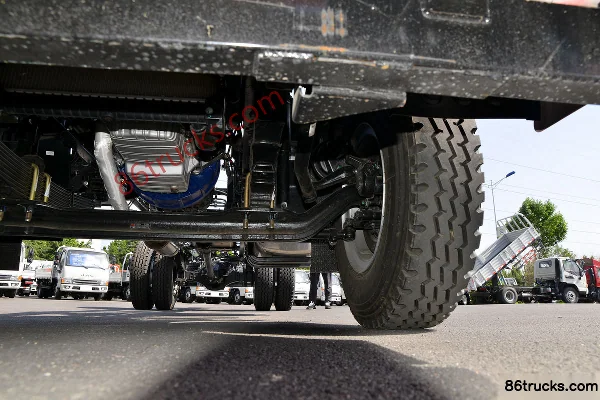JAC Dewos V9 Grand Taureau d'Or 220 ch 4X2(6 roues) 6,8 m camion porteur fourgon (toit surélevé) Châssis (3) | 86Trucks