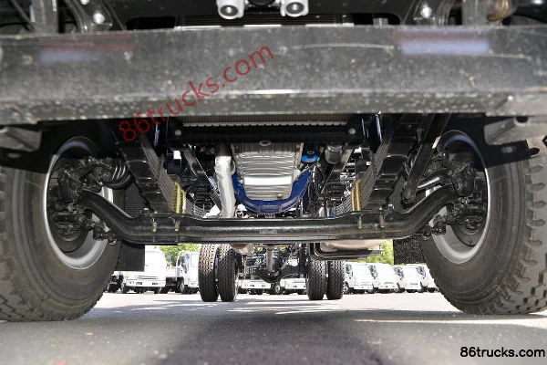 JAC Dewos V9 Grand Taureau d'Or 220 ch 4X2(6 roues) 6,8 m camion porteur fourgon (toit surélevé) Châssis (1) | 86Trucks