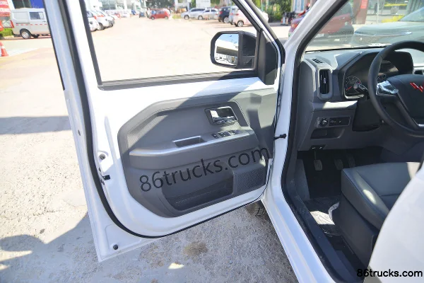 Wuling Zhengtu Pickup 2021 model 1.5L gasoline 99 hp double-row pickup Chassis (1) | 86Trucks