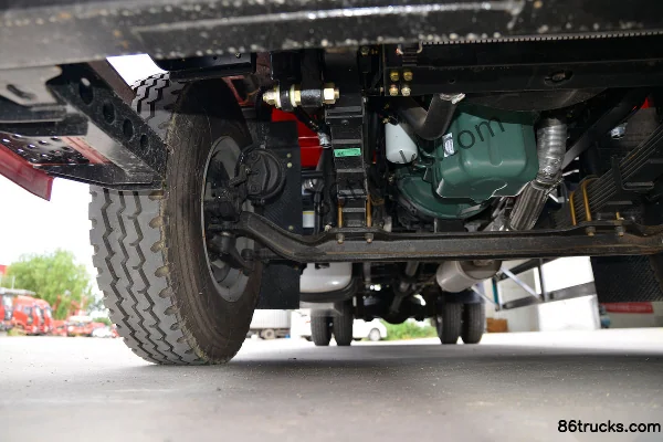 FAW Jiefang J6L medium truck Super Value Edition 180 hp 4X2(6 wheels) 6.2m flatbed truck Chassis (2) | 86Trucks