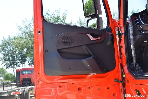 Sinotruk HOWO TH7 heavy truck 480 hp 6X4(10 wheels) AMT automatic tractor truck Cab (3) | 86Trucks