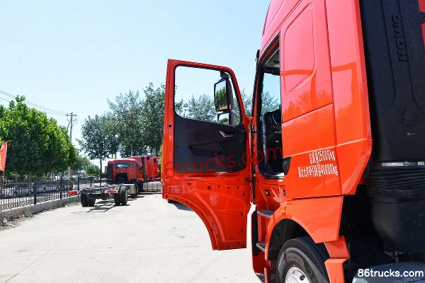 Sinotruk HOWO TH7 heavy truck 480 hp 6X4(10 wheels) AMT automatic tractor truck Cab (1) | 86Trucks