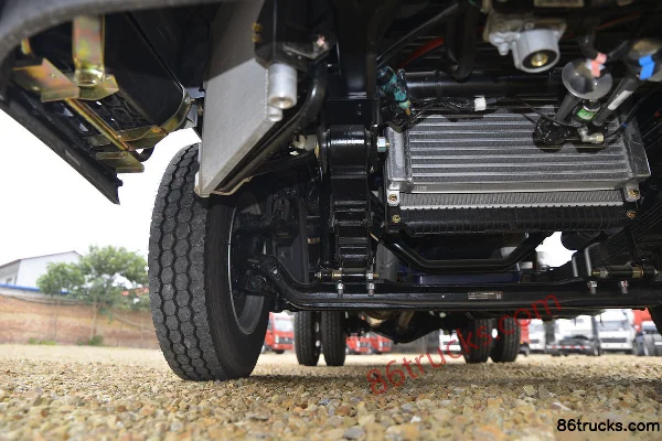 Sinotruk HOWO Tongshuai 110 hp 4X2(6 wheels) 3.65m half-row panel light truck Chassis (2) | 86Trucks