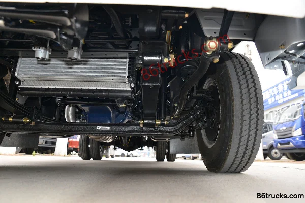 Feidi V3 137 hp 4X2(6 wheels) 8-speed 4.15m single-row flatbed light truck Chassis (3) | 86Trucks
