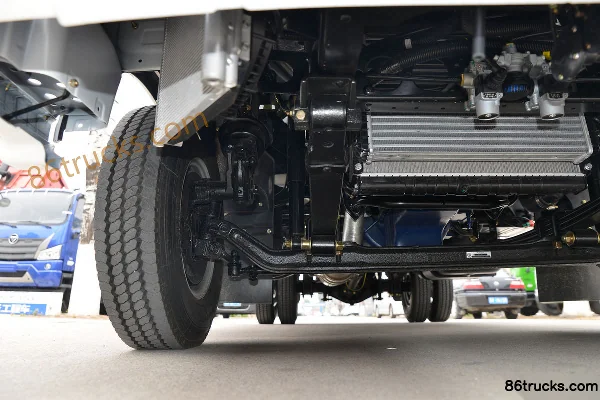 Feidi V3 137 hp 4X2(6 wheels) 8-speed 4.15m single-row flatbed light truck Chassis (2) | 86Trucks