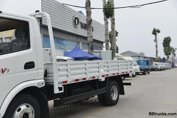 Feidi V3 137 hp 4X2(6 wheels) 8-speed 4.15m single-row flatbed light truck Body (1) | 86Trucks
