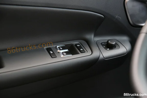 FARIZON Xingzhi H8E 4.495T 4.14m Single Row Pure Electric Box Light Truck 4X2(6 wheels) Interior (2) | 86Trucks