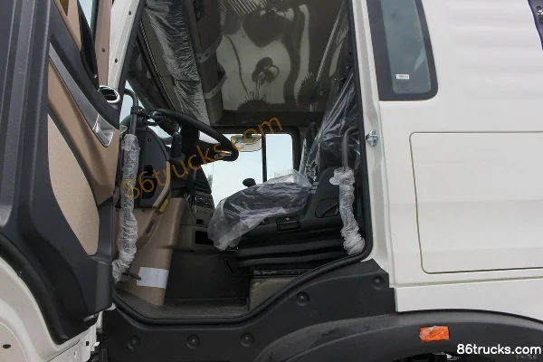 Sinotruk HOWO TX version Flagship 350 ch 8X4(12 roues) camion benne 6,5 m (China VI) Cabine (2) | 86Trucks