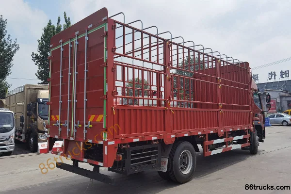 Foton Times Linghang ES7 220hp 4X2(6 wheels) 6.8m Stake Cargo Truck Exterior (2) | 86Trucks