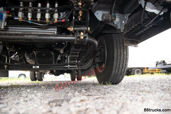 Jiangxi Isuzu Yifang EC5 Standard Edition 116 hp 4X2(6 wheels) 4.2m single-row van truck (China VI) Chassis (3) | 86Trucks