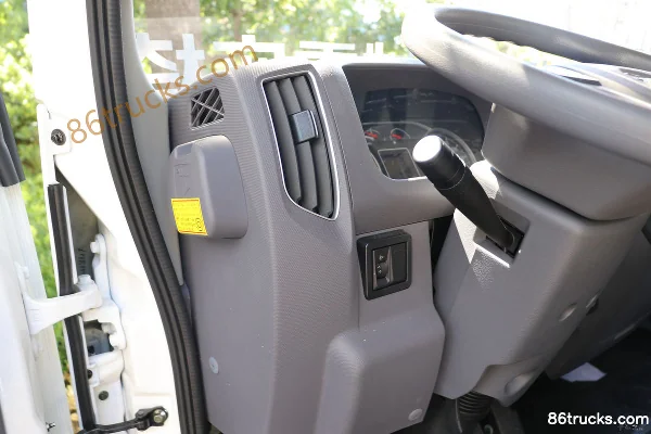 Foton Auman New Jieyun Youth Edition High Power Version 132hp 4X2(6 wheels) 4.14m single-row van light truck (China VI) Cab (2) | 86Trucks