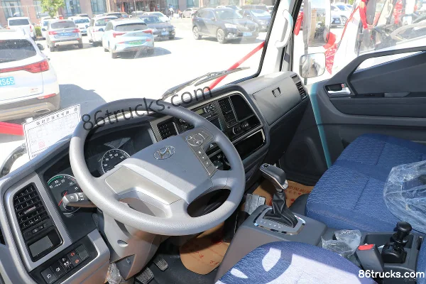 Hyundai Commercial Vehicle Shengtu 150hp 4X2(6 wheels) 4.17m automatic single-row van light truck (China VI) Cab (3) | 86Trucks