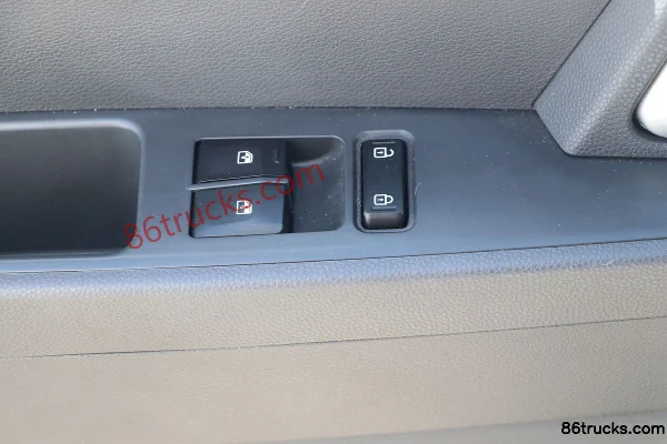 Hyundai Commercial Vehicle Shengtu 150hp 4X2(6 wheels) 4.17m automatic single-row van light truck (China VI) Cab (2) | 86Trucks