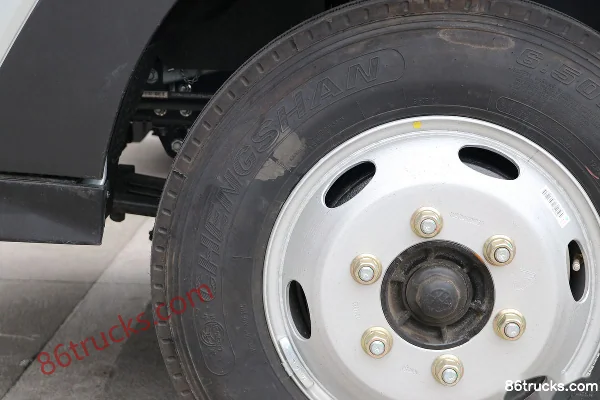 Sinotruk HOWO Xiaojiang 127 hp 4X2(6 wheels) 3.6m Single Row Van Truck Chassis (3) | 86Trucks