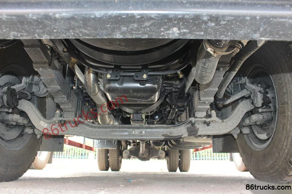 Dongfeng Commercial Vehicle Tianjin KR 220 hp 4X2(6 wheels) 6.8m side guard cargo truck Chassis (1) | 86Trucks