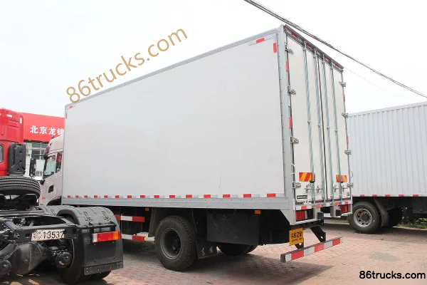 Dongfeng Commercial Vehicle Tianjin KR 220 hp 4X2(6 wheels) 6.8m side guard cargo truck Body (1) | 86Trucks
