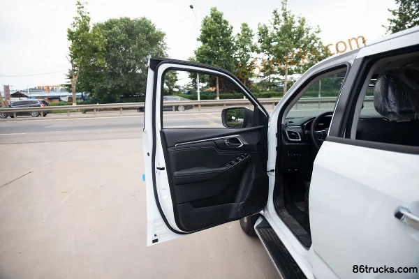Jiangxi Isuzu D-MAX 2018 X-POWER Edition 3.0T Diesel 4WD Manual Double Cab Pickup Chassis (1) | 86Trucks