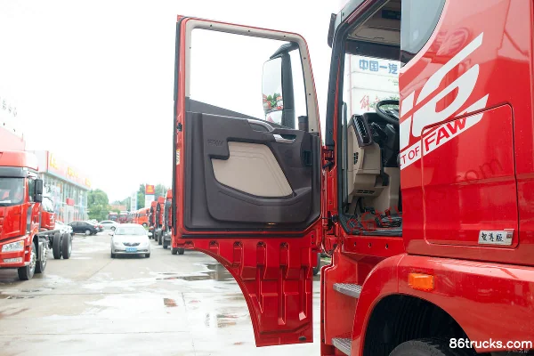 FAW Jiefang Qingdao JH6 Heavy Truck Zhizun Edition 2.0 460 hp 8X4(12 wheels) 8.6m Stake Truck Cab (1) | 86Trucks