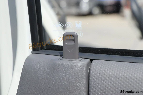 JMC Shunda Small Truck Zhifu Edition Standard 122hp 4X2(6 wheels) 3.7m Single Row Van Light Truck (China VI) Cab (2) | 86Trucks