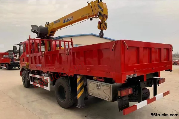Dongfeng Changxing D1 200hp 4X2(6 wheels) 6.1m Truck-mounted Crane Exterior (2) | 86Trucks