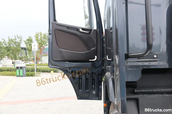 Hyundai Commercial Vehicle New Generation Xcient 460 hp 6X4(10 wheels) LNG Tractor Truck (China VI) (Tandis 12-speed) Cab (3) | 86Trucks