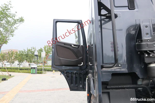 Hyundai Commercial Vehicle New Generation Xcient 460 hp 6X4(10 wheels) LNG Tractor Truck (China VI) (Tandis 12-speed) Cab (1) | 86Trucks