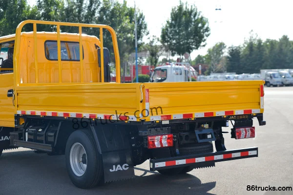 JAC Junling E3 130 ch 4X2(6 roues) 3,2 m camion léger à ridelles double cabine (China VI) Carrosserie (3) | 86Trucks