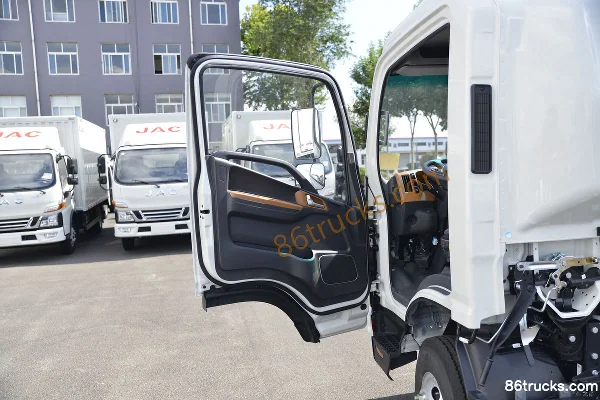 JAC Junling A8 150ch 4X2(6 roues) 4.15m cabine simple fourgon (China VI) (1) | 86Trucks