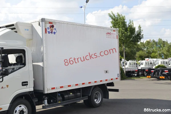 JAC Junling A8 160 hp 4X2(6 wheels) 4.015m Refrigerated Truck (China VI) Body (1) | 86Trucks