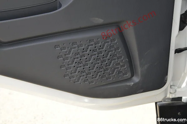 Feidi W5 130 hp 4X2(6 wheels) 4.16m single-row van truck (China VI) Cab (3) | 86Trucks