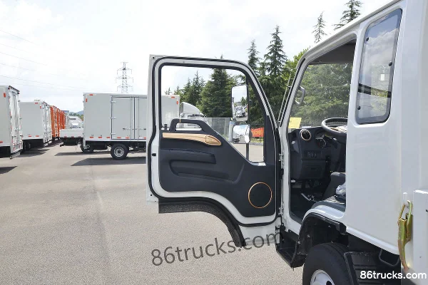 JAC Kangling J5 132hp 4X2(6 wheels) 3.85m half-row flatbed light truck (China VI) Cab (1) | 86Trucks