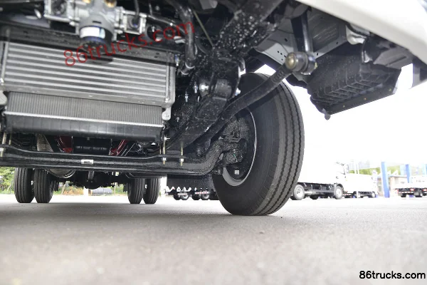 JAC Kangling J5 132hp 4X2(6 wheels) 3.85m half-row flatbed light truck (China VI) Chassis (3) | 86Trucks