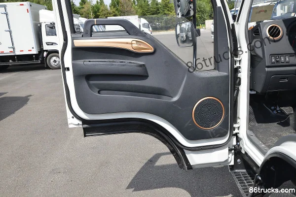 JAC Kangling J5 130 hp 4X2(6 wheels) 4.15m single-row van truck (China VI) Cab (2) | 86Trucks