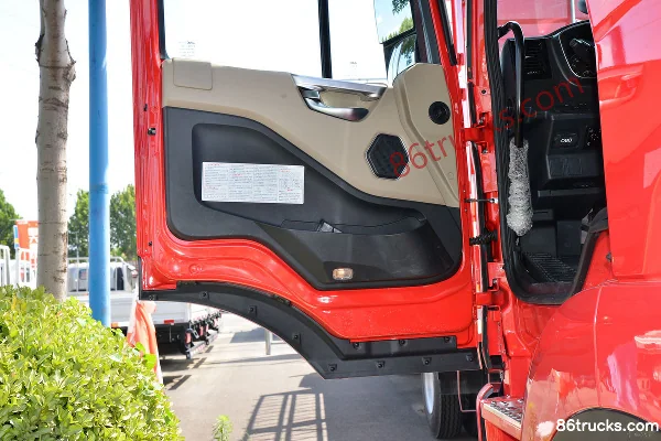 JAC Gallop A5X III Heavy Truck 350 hp 8X2(10 wheels) 7.8 m van cargo truck (China VI) Cab (2) | 86Trucks