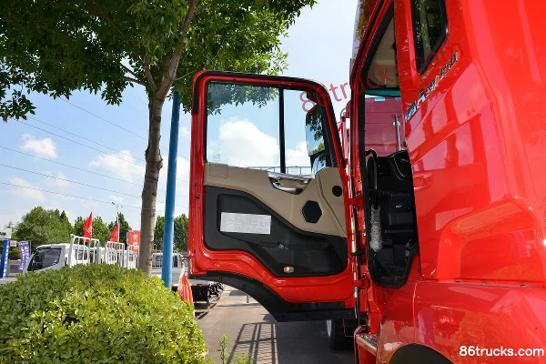 JAC Gallop A5X III Heavy Truck 350 hp 8X2(10 wheels) 7.8 m van cargo truck (China VI) Cab (1) | 86Trucks