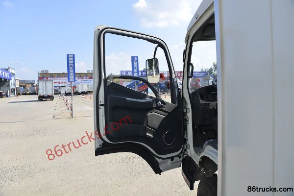 Foton Times H2 115hp 4X2(6 wheels) 4.15m Single Row Cargo Light Truck Cab (1) | 86Trucks