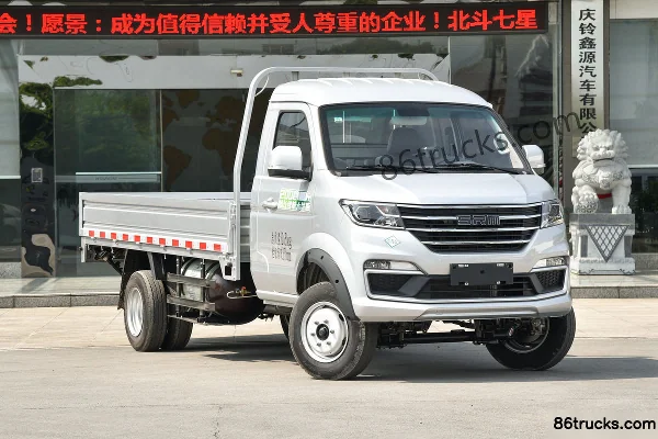 Huachen Xinyuan T50S version standard 112 ch 4X2(6 roues) CNG plateau ridelles monoplace 3,6 m micro camion China VI (bo