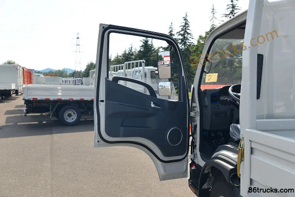 JAC Shuailing E medium body 130hp 4X2(6 wheels) 4.18m single-row flatbed light truck (China VI) Cab (1) | 86Trucks