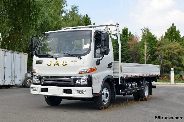 JAC Shuailing E 131 ch 4X2(6 roues) 4,22 m camion léger à ridelles, cabine simple (China VI) Extérieur (3) | 86Trucks