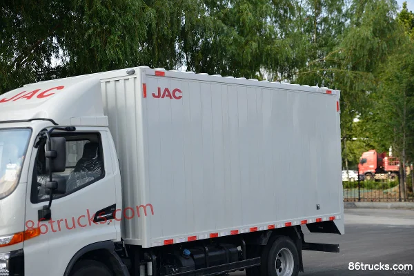 JAC Shuailing E Medium Body 130 hp 4X2(6 wheels) 4.15m Single Row Van Light Truck (China VI) (1) | 86Trucks