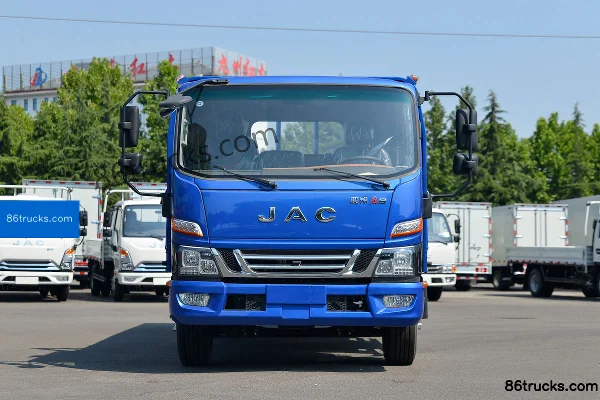 JAC Junling A8 170 hp 4X2(6 wheels) 5.4 m one-and-a-half-row flatbed light truck (China VI) Exterior (2) | 86Trucks