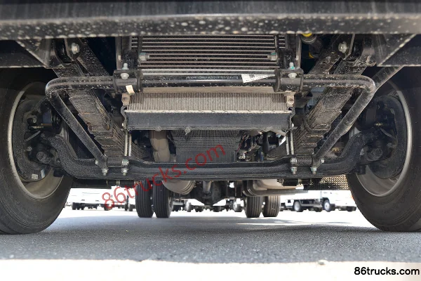 JAC Junling A8 170 hp 4X2(6 wheels) 5.4 m one-and-a-half-row flatbed light truck (China VI) Chassis (1) | 86Trucks