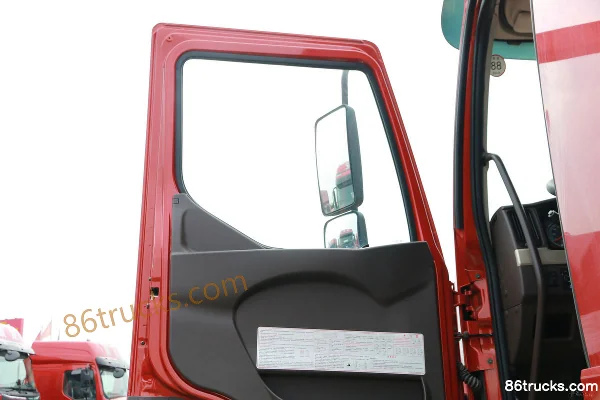 DongfengLiuqi Chenglong T5 Heavy Truck 430 hp 6X4(10 wheels) Tractor Truck (China VI) Cab (2) | 86Trucks