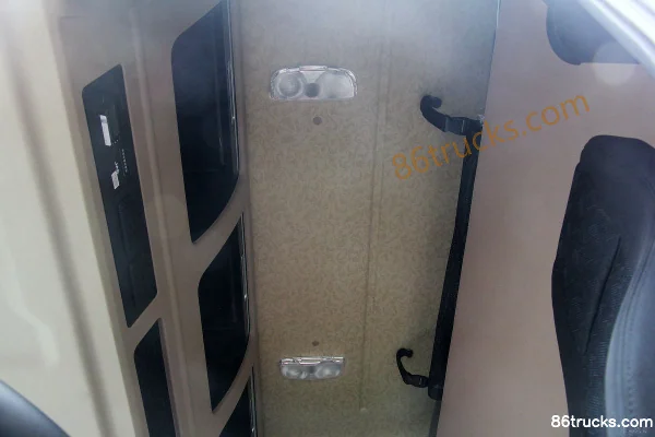 JAC Gallop A5X Medium Truck 220 hp 4X2(6 wheels) 9.8m Box Cargo Truck (China VI) Cab (2) | 86Trucks