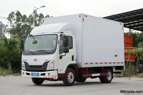 Dongfeng Liuqi Chenglong L2 127hp 4X2(6 wheels) 4.2m Single-row Box Van Light Truck Exterior (3) | 86Trucks