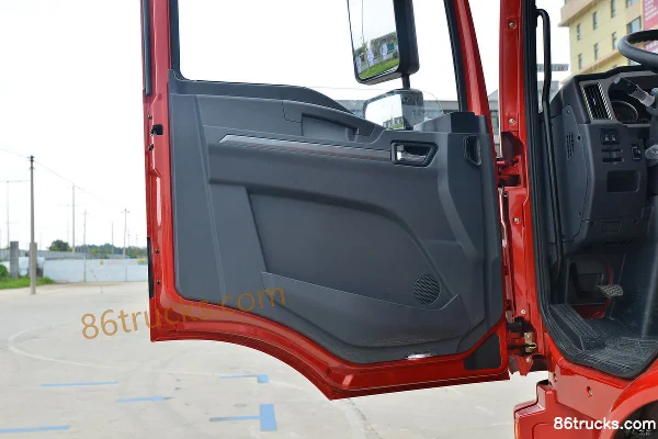 SHACMAN Delong L3000 Flagship Edition 245 hp 6X2(8 wheels) 8.7m Stake Cargo Truck (China VI) Cab (2) | 86Trucks