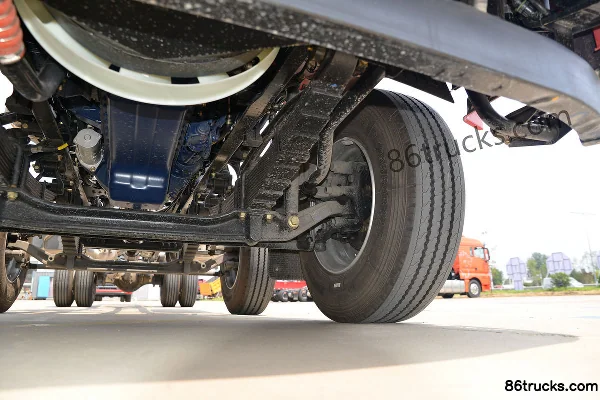 SHACMAN Delong L3000 Flagship Edition 245 hp 6X2(8 wheels) 8.7m Stake Cargo Truck (China VI) Chassis (3) | 86Trucks