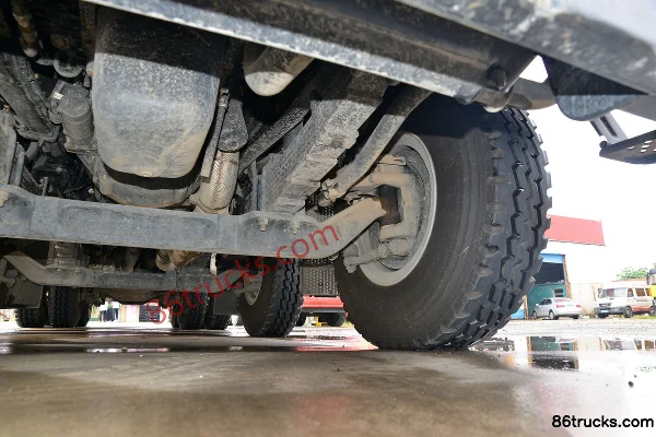 SAIC Hongyan Genlyon C6 380 hp 8X4(12 wheels) 6.8 m Dump Truck (Short Body) (China VI) Chassis (3) | 86Trucks