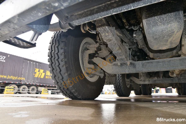 SAIC Hongyan Genlyon C6 380 hp 8X4(12 wheels) 6.8 m Dump Truck (Short Body) (China VI) Chassis (2) | 86Trucks